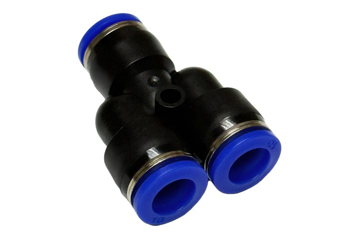 AF Hydro push-in Y-splitter, one inlet and two equal outlets at an angle