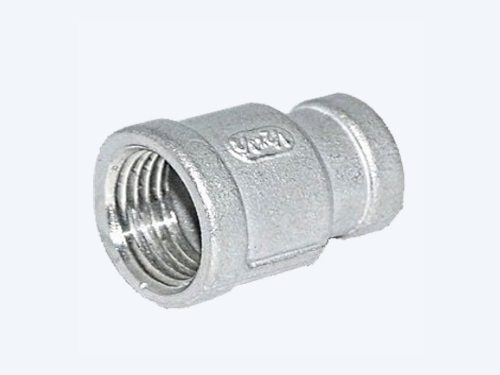 Class 150 stainless steel reducing coupling, female threads of two different sizes