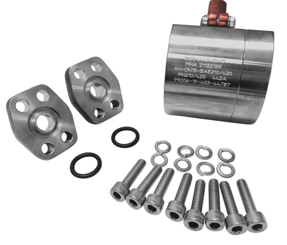KH-DN15 round-body ball valve laid out with two SAE flange halves, two O-rings, eight Allen cap screws and eight spring washers