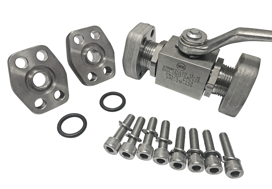 BKH-DN13-SAE420 ball valve laid out with two SAE flange halves, two O-rings and eight Allen cap screws