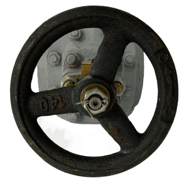 JIS 10K cast iron globe valve showing the flange face and bolt holes