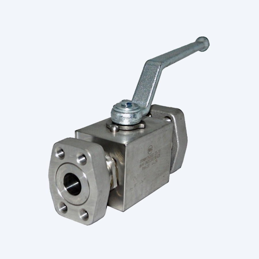 MHA Zentgraf SAE flange end ball valve, four-bolt flange port at the near end and the range, bore and pressure stamped on the body flat