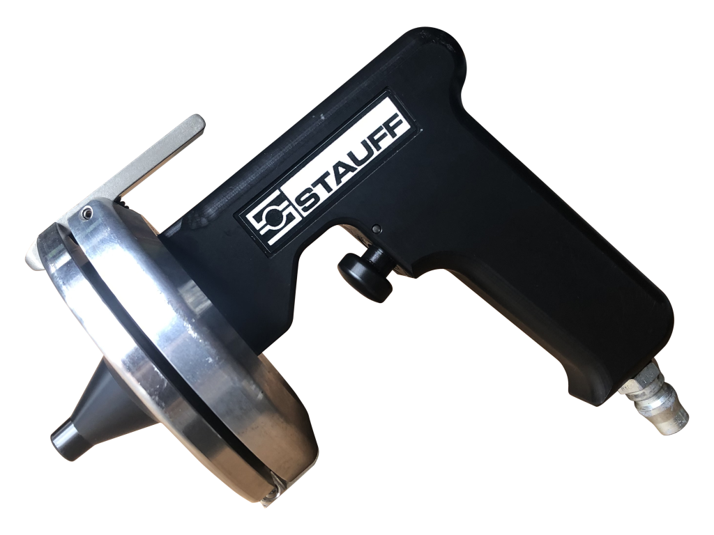 STAUFF pneumatic projectile launcher with a nozzle fitted to the muzzle, trigger on the grip and an air quick-release coupler at the heel